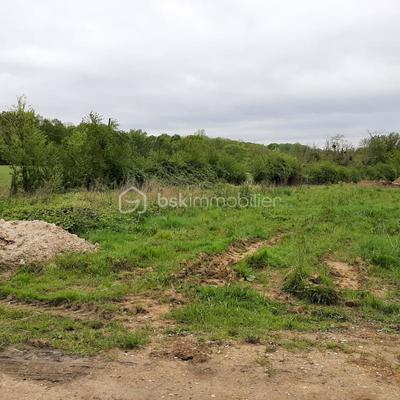 Terrain constructible - 667 m²