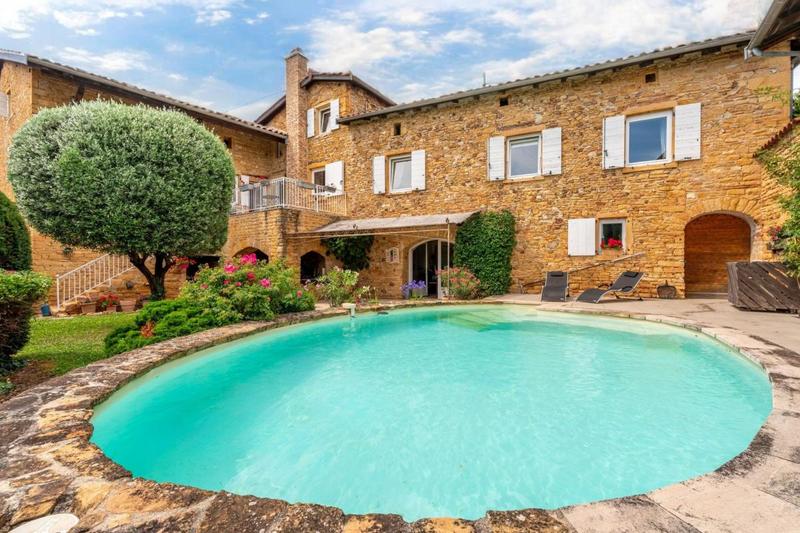 Maison - 212 m² - 5 pièces