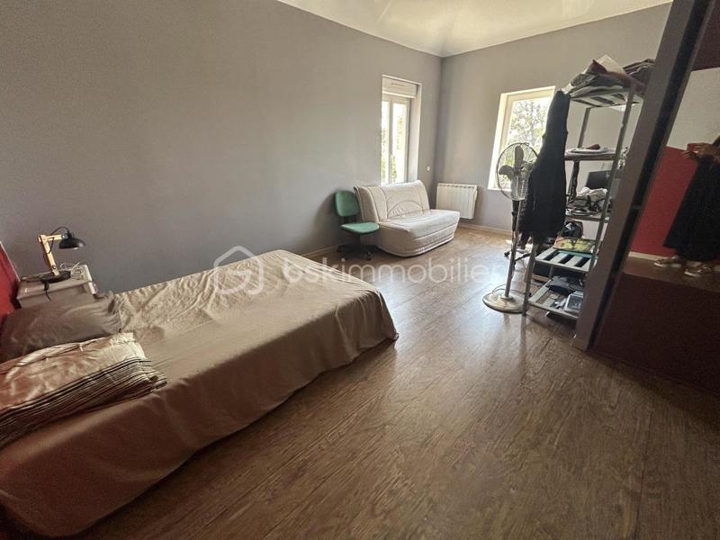 Maison en pierre - 212 m² - 7 pièces