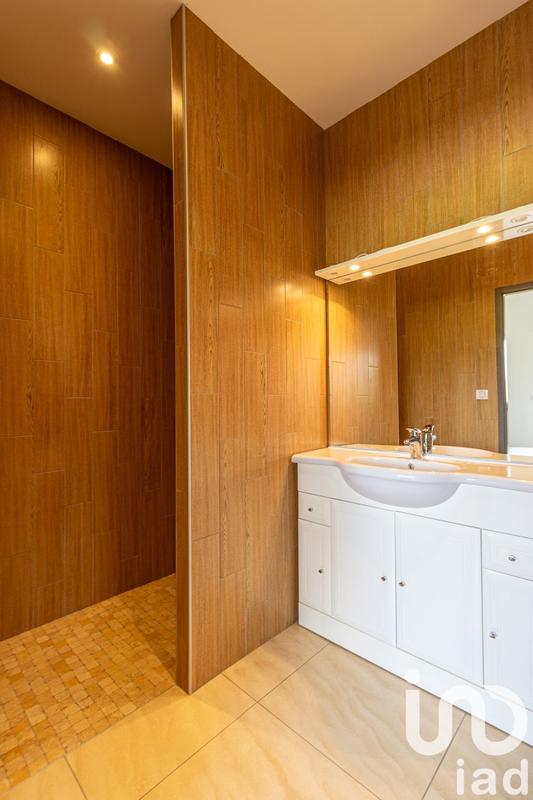 Maison - 640 m² - 12 pièces