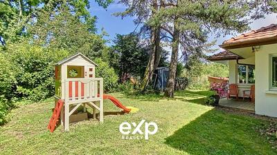 Maison - 219 m² - 9 pièces