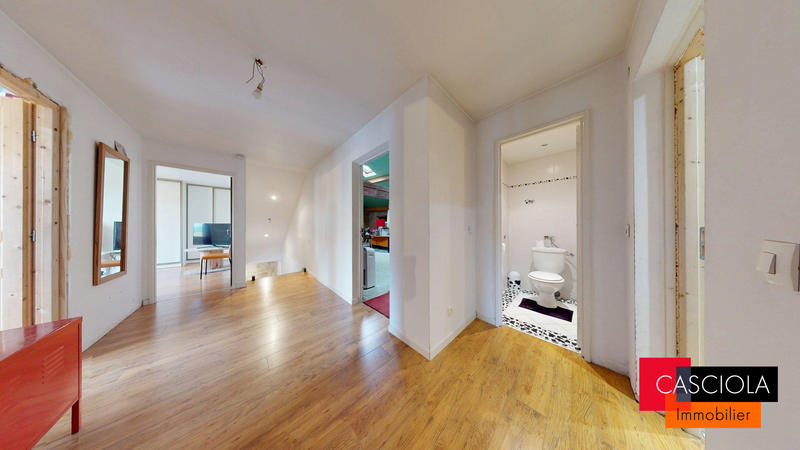 Maison - 200 m² - 5 pièces