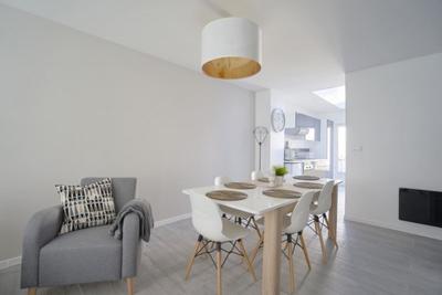 Maison - 93 m² - 5 pièces