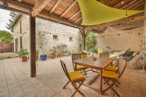 Maison - 256 m² - 11 pièces