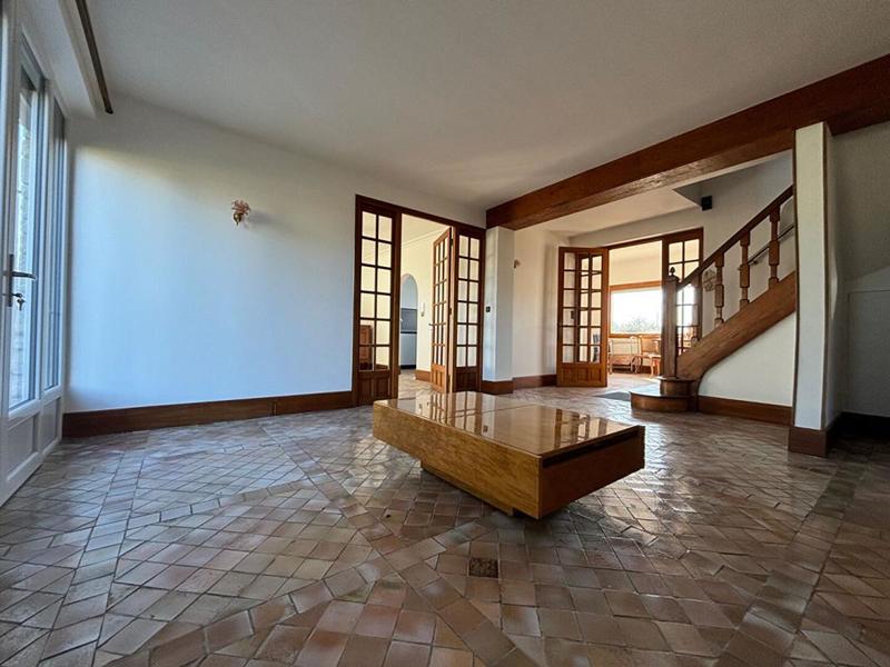 Maison - 164 m² - 8 pièces