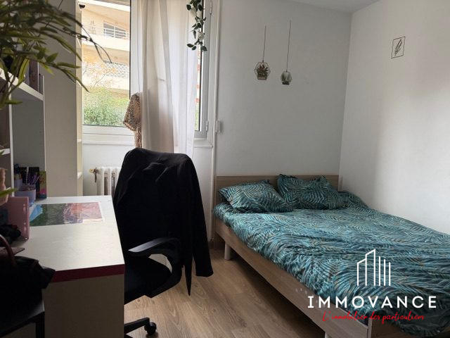 Appartement - 90 m² - 5 pièces