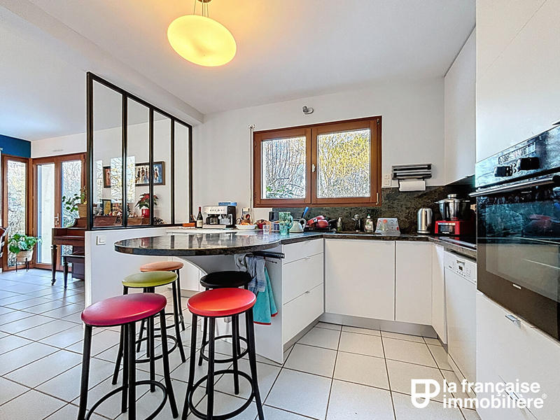 Maison - 161 m² - 8 pièces