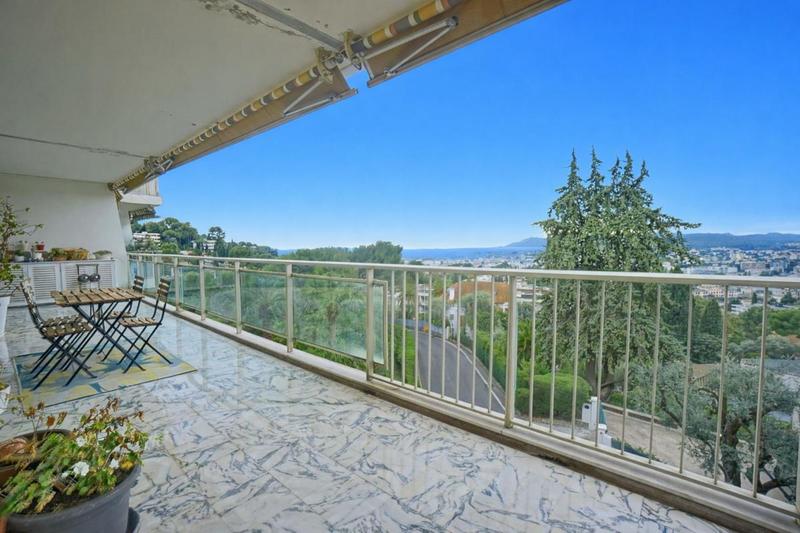 Appartement - 104 m² - 4 pièces