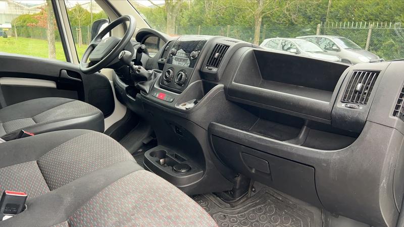 Peugeot Boxer 2.2 BlueHDi 120 Asphalt