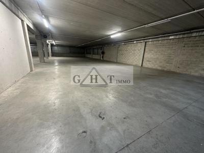 Entrepôt - 4 606 m²