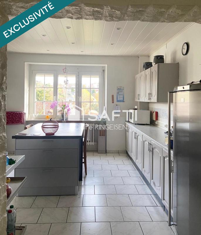 Maison - 200 m² - 8 pièces