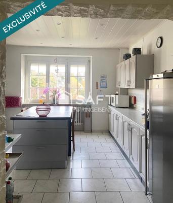 Maison - 200 m² - 8 pièces