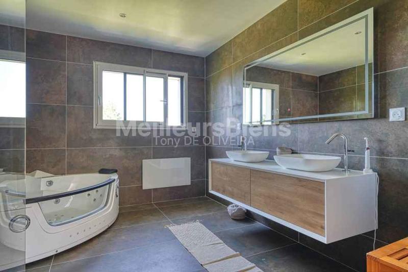 Maison - 210 m² - 8 pièces