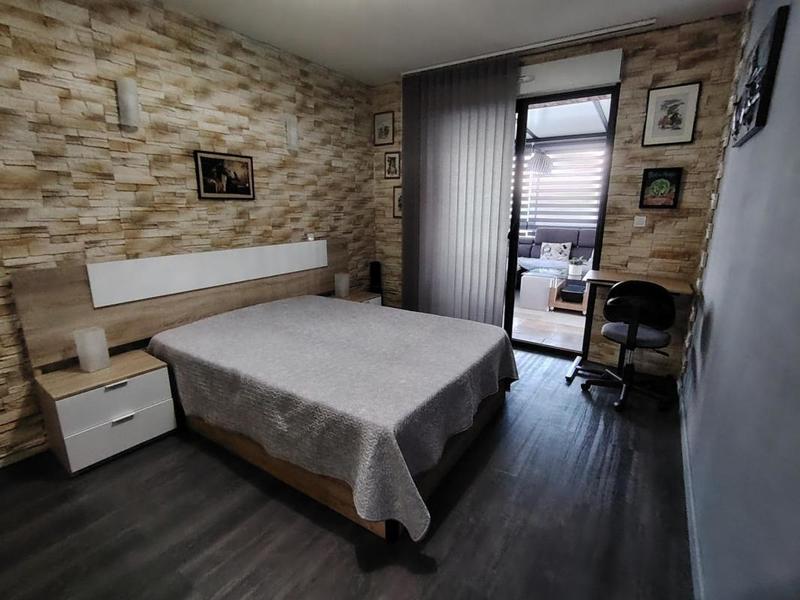 Maison - 205 m² - 10 pièces