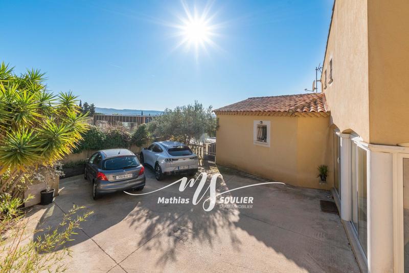 Villa - 260 m² - 9 pièces