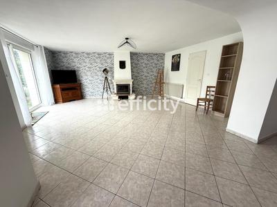 Maison - 150 m² - 5 pièces