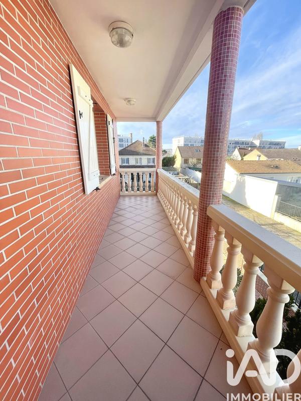 Maison - 215 m² - 8 pièces