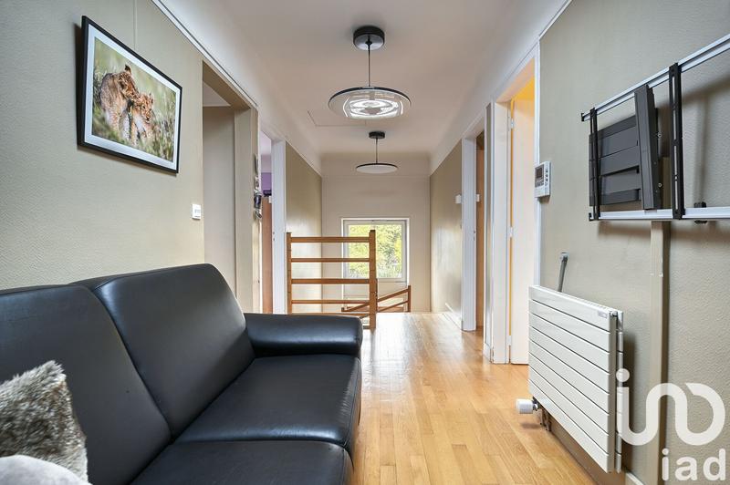 Maison - 218 m² - 9 pièces