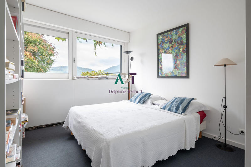 Maison - 220 m² - 8 pièces