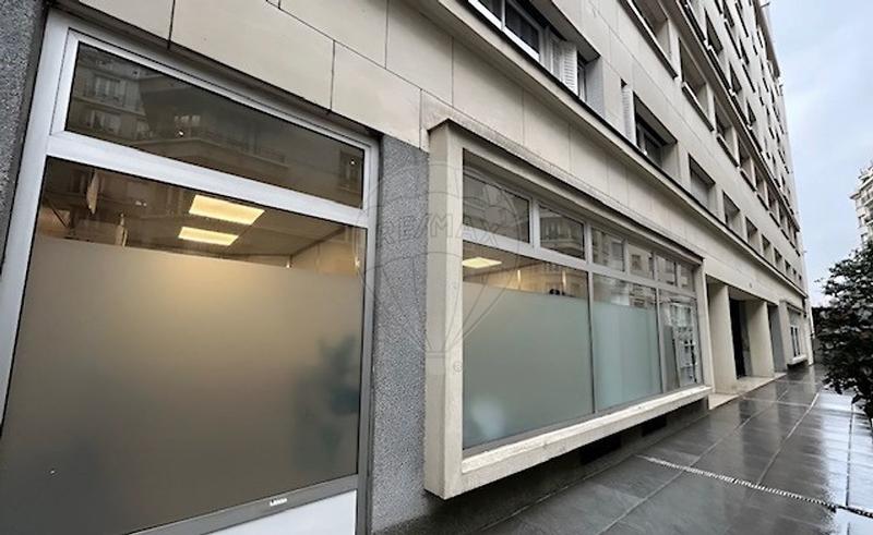 Local commercial - 68 m² - 3 pièces