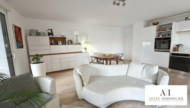 Appartement - 83 m² - 4 pièces