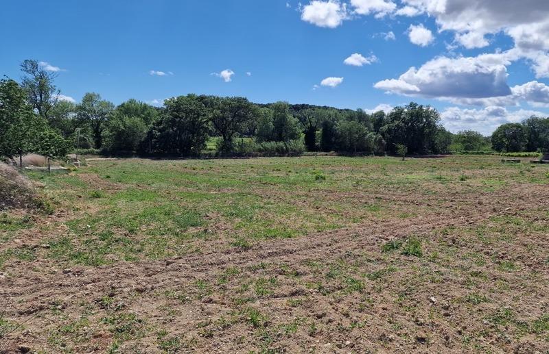 Terrain constructible - 1 000 m²