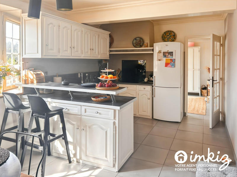 Maison - 258 m² - 10 pièces