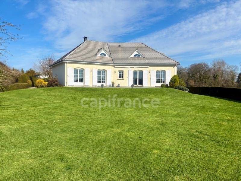 Maison - 226 m² - 8 pièces