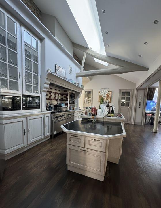 Demeure - 710 m² - 15 pièces