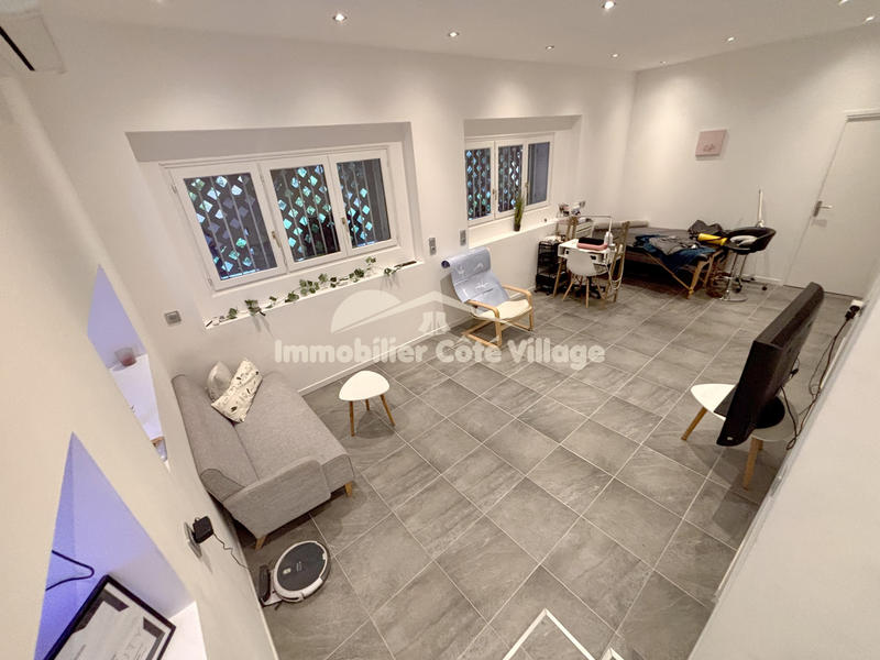 Fonds de commerce - Magasins - 90 m²