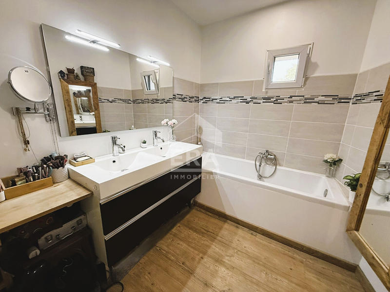 Maison - 196 m² - 5 pièces