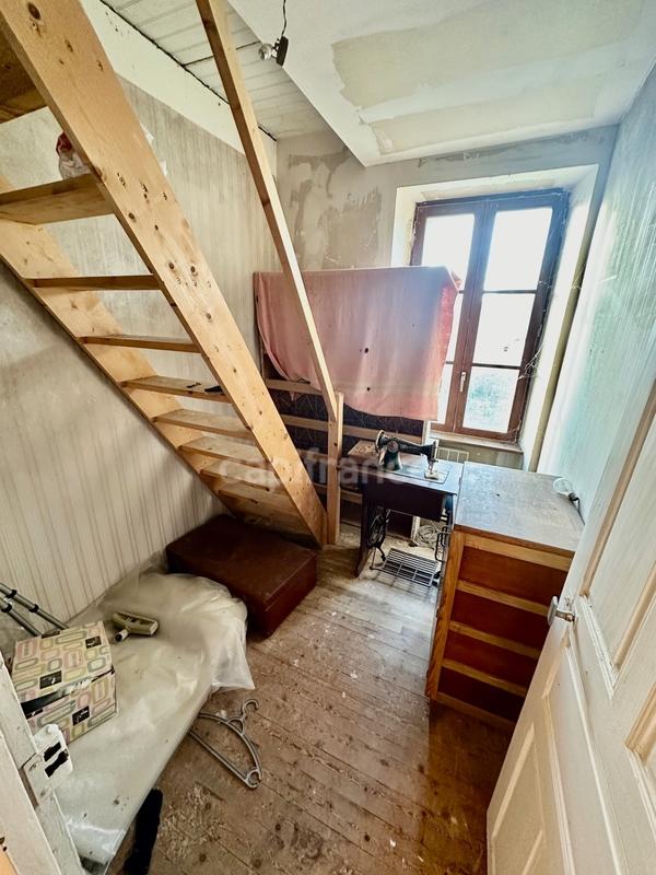 Maison - 92 m² - 5 pièces