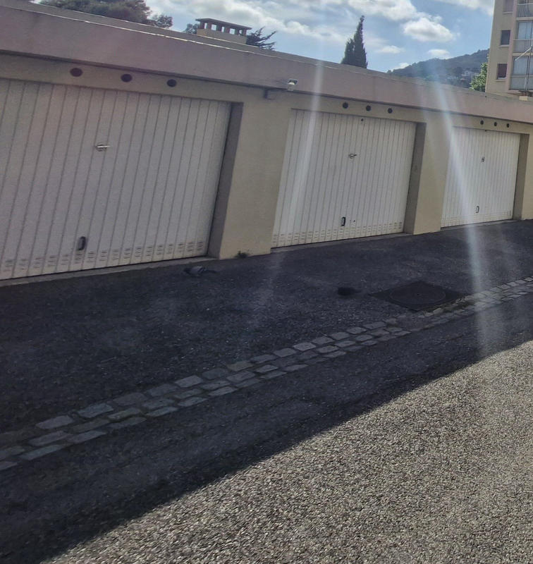 Parking / Garage - 17 m²