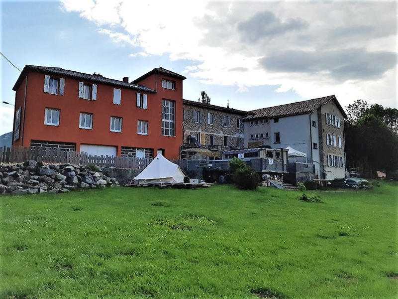 Maison - 830 m² - 20 pièces