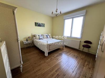 Maison - 92 m² - 5 pièces