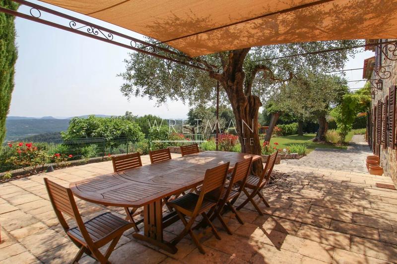 Villa - 201 m² - 6 pièces