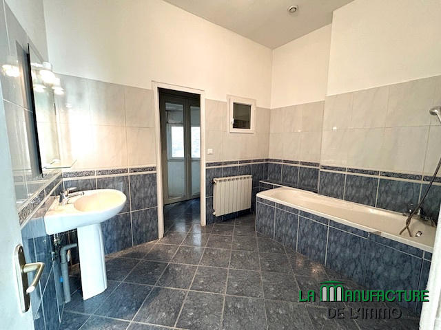 Appartement - 80 m² - 4 pièces