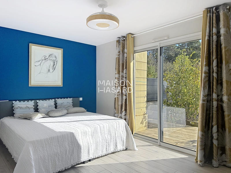 Maison contemporaine - 202 m² - 7 pièces