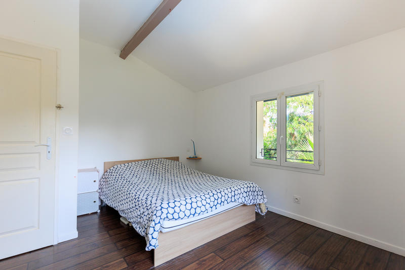 Maison - 213 m² - 9 pièces