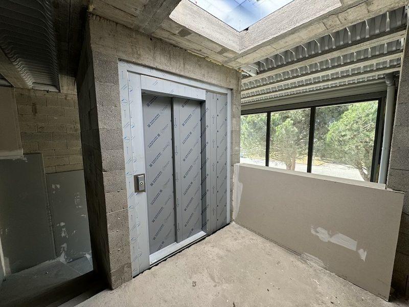 Local commercial - 630 m² - 4 pièces