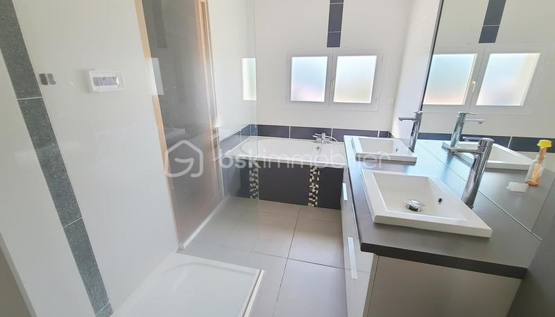 Villa - 205 m² - 7 pièces