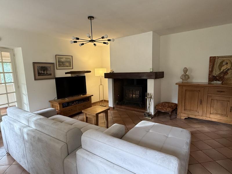 Maison traditionnelle - 180 m² - 5 pièces