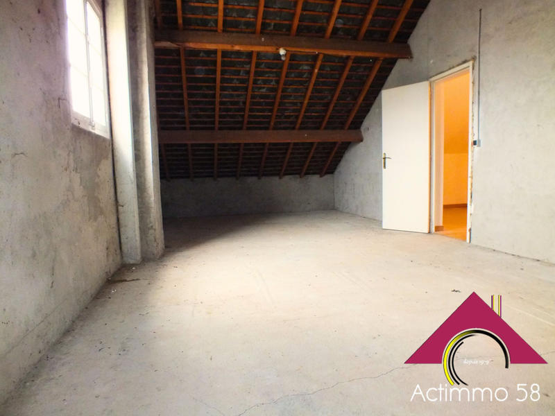 Maison - 203 m² - 10 pièces