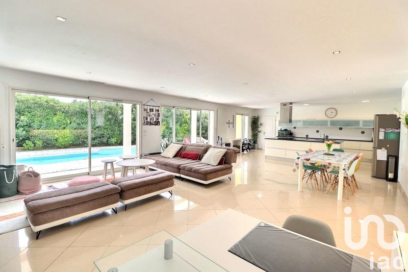 Maison - 140 m² - 5 pièces