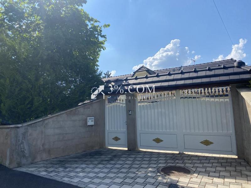 Demeure - 203 m² - 7 pièces