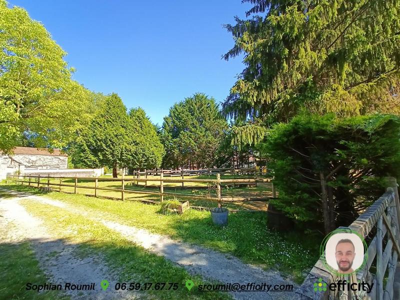 Maison - 302 m² - 7 pièces