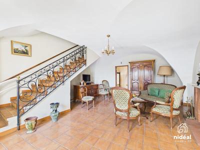 Maison - 280 m² - 7 pièces