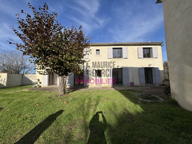 Maison - 202 m² - 7 pièces