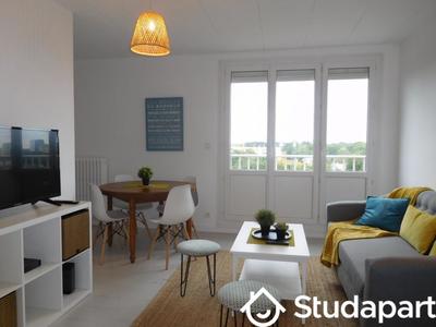 Chambre - 9 m² - 1 pièce