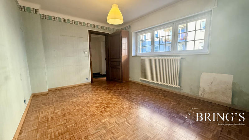 Maison - 187 m² - 8 pièces